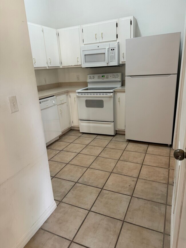 Photo - 4700 SW Archer Rd Unidad A1