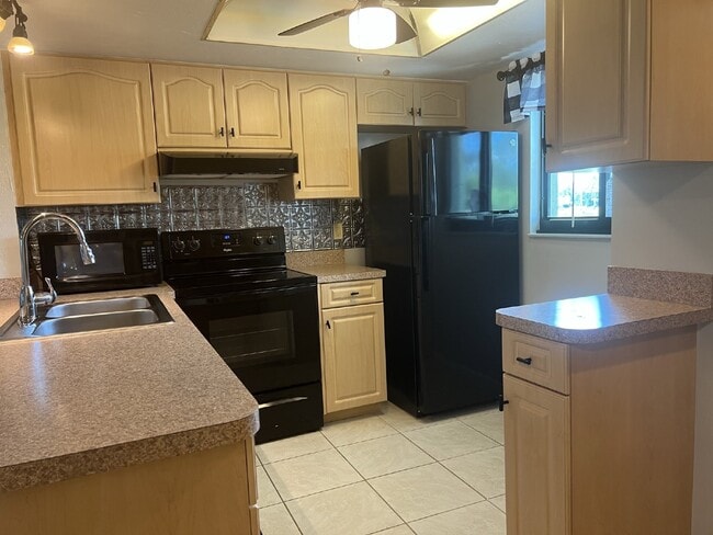 Photo - "Charming 2-Bed, 2-Bath Villa with Stunnin... Unit 801