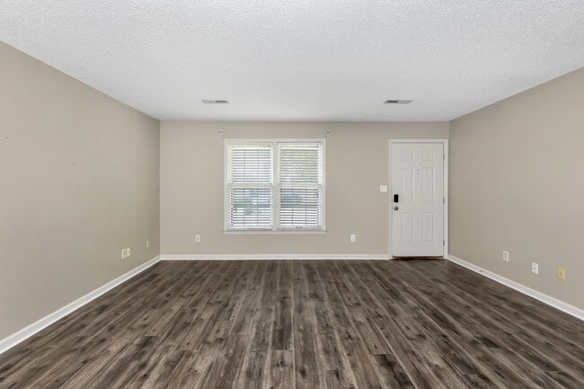 Photo - 8147 Oldfield Rd SW