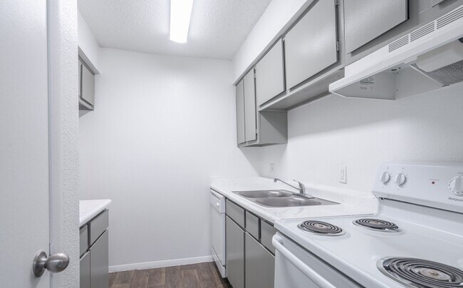 Photo - Shadow Bay Apartments