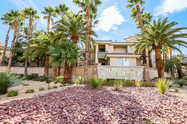 Building Photo - Modern Ground-Level Condo in Prime Southwest Location with Resort-Style Amenities!