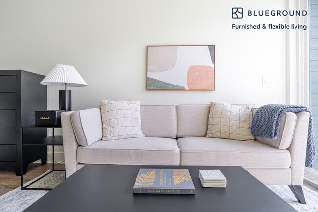 Photo - 1301 W Koenig Ln Unit FL3-ID317