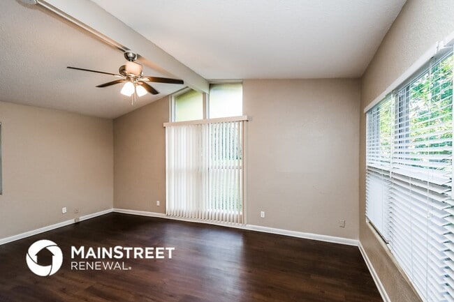 Photo - 2002 Constant Dr