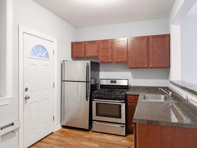 Photo - 4424 N Wolcott Ave Unit B3