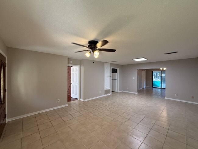 Photo - Well maintained 3 bedroom 2 bath home avai...