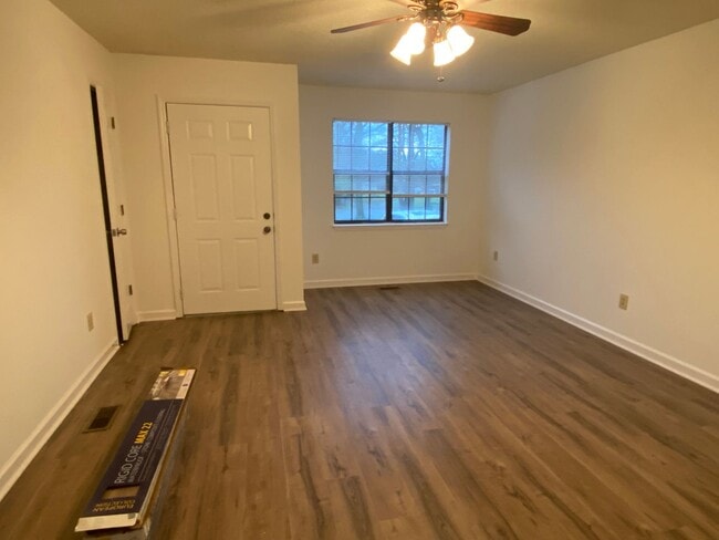 Photo - 2 Bedroom 1 Bath duplex, new flooring, new...