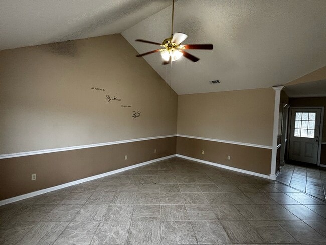 Photo - 728 Timber Ridge Trail