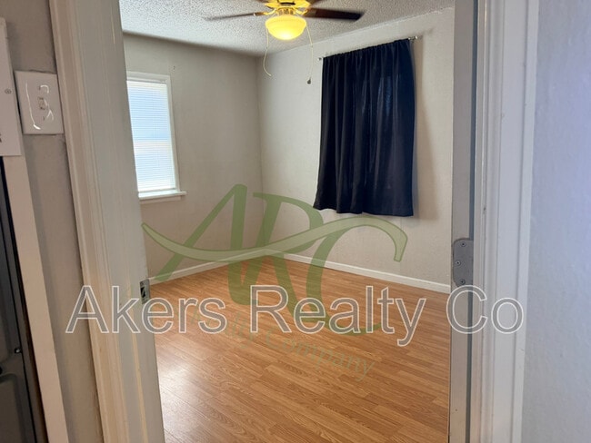 Photo - 1420 N Hudson Ave