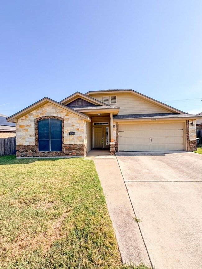 Building Photo - 2907 Montague County Dr