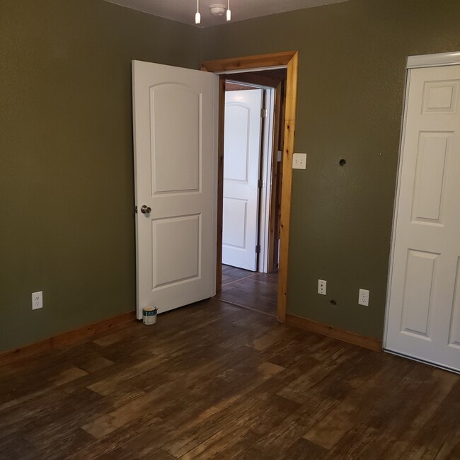 Photo - 710 W 4th St