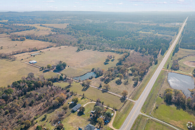 Building Photo - 10456 US Hwy 271 N Rental