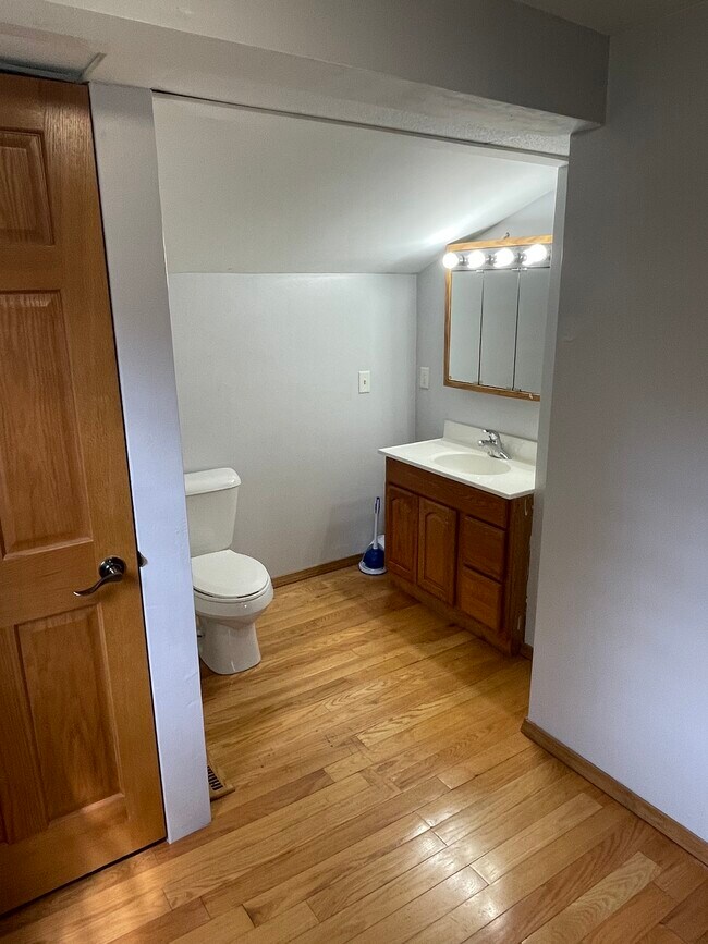 1/2 Bathroom - 134 Fisher St