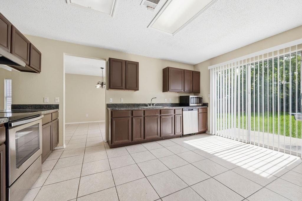 Photo - 1109 Bradbury Ln