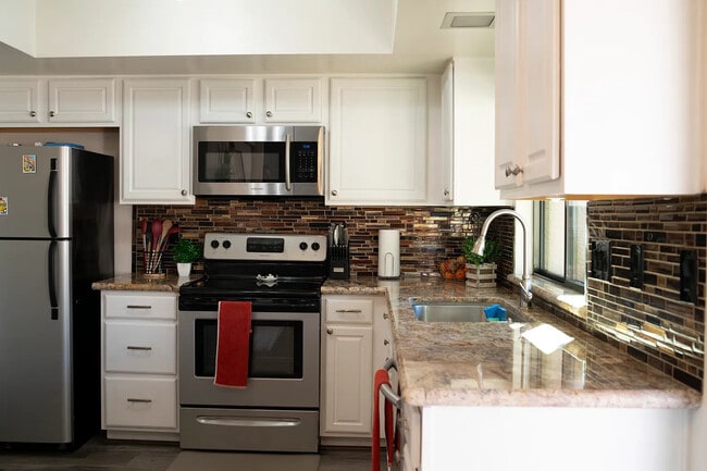 Photo - 1702 N Ventura Ln