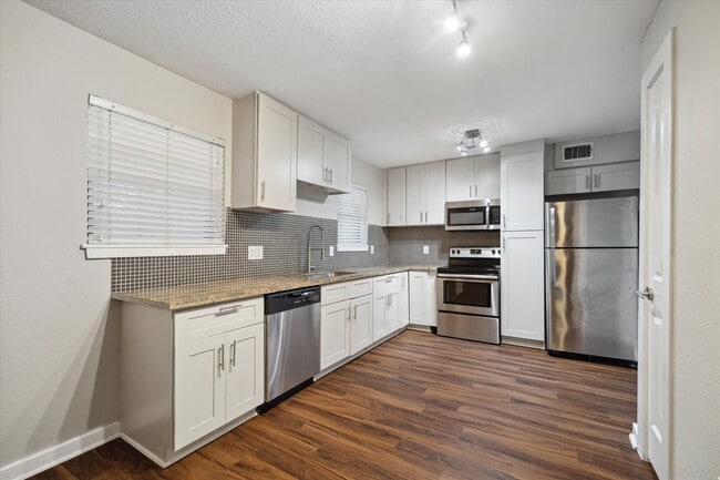 Building Photo - 524 Heights Blvd Unit 2