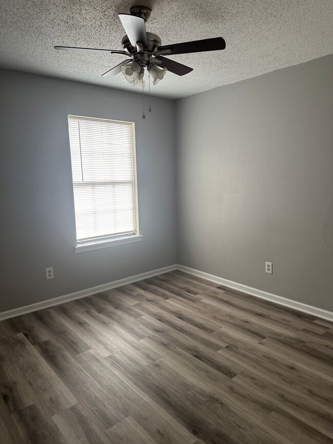 Photo - 508 Village Cove