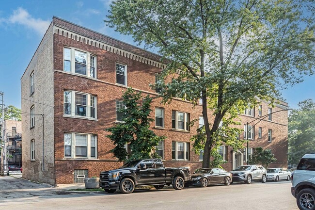 Building Photo - 2476 N Albany Ave Unit 2 Rental