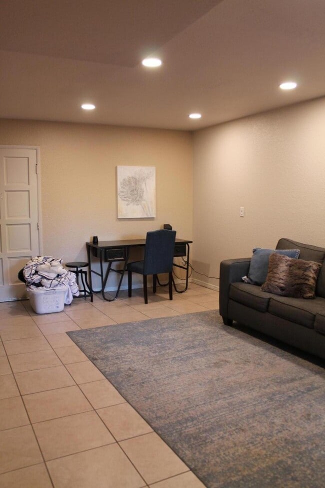 Photo - 4950 N Miller Rd Unit 147