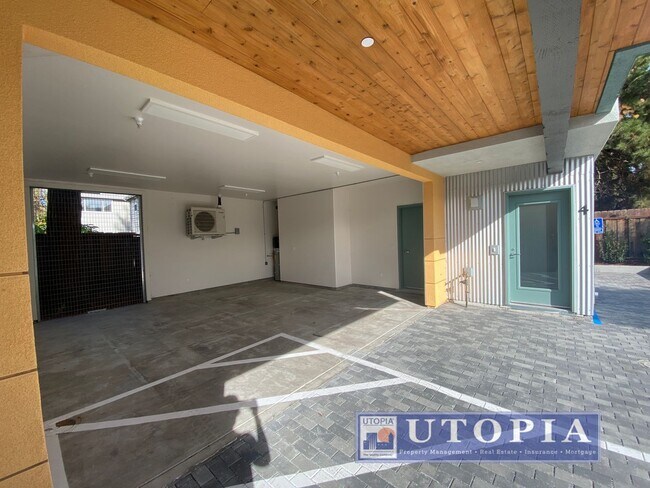 Photo - 3Bd/2Ba Townhouse Style Home with Office/Den and Garage- Centrally Located, Easy Commute
