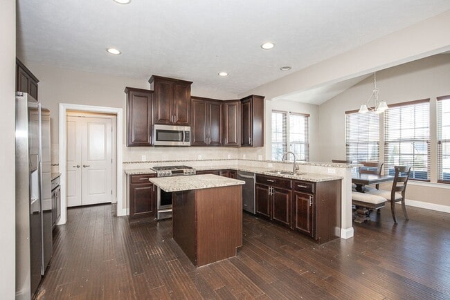2457 Woodhawk Ln