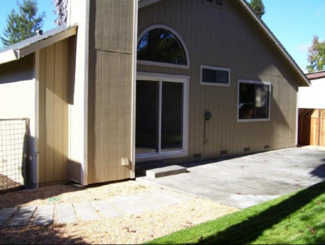 Photo - 110 Fiesta Ct