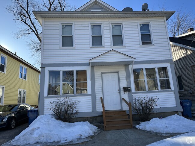 Building Photo - 43 Armstrong St Unit 43 Armstrong -1st floor Rental