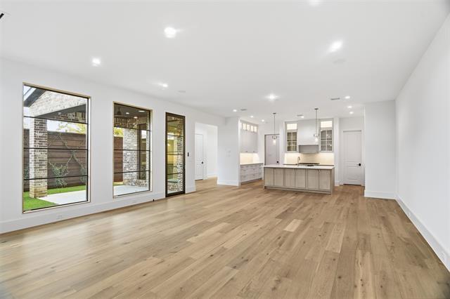 Photo - 4929 Newmore Ave