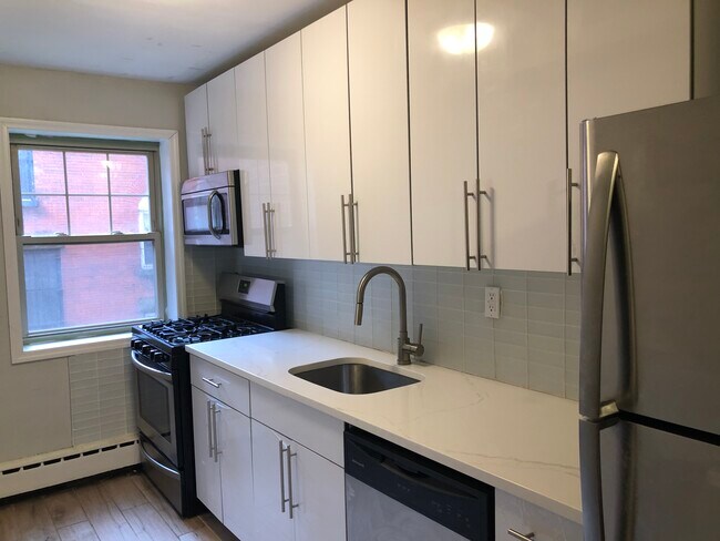 Photo - 37 Duncan Ave Apartments