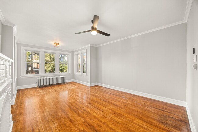 Photo - 2443 W Gunnison St Unit 1