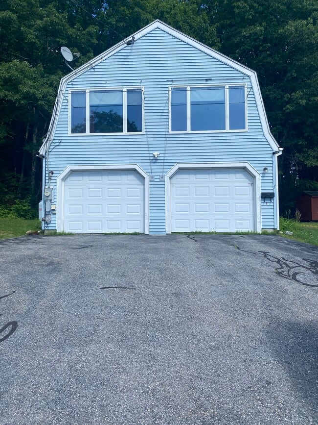 Building Photo - 5 Highridge Dr