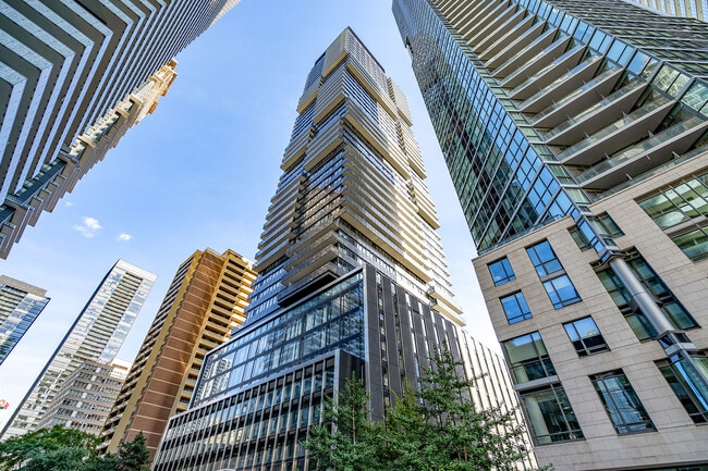 Photo - 55-2755 Charles St E