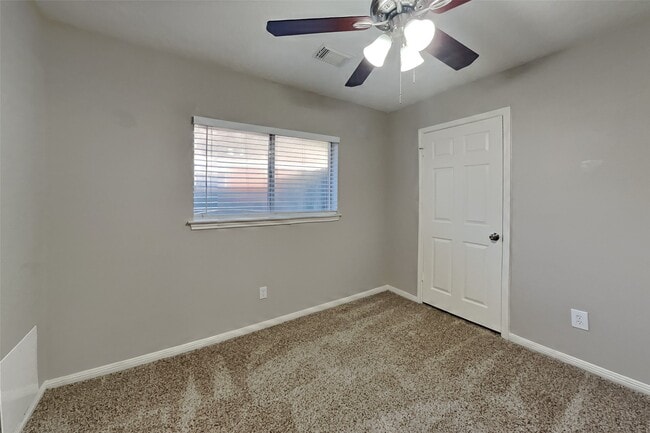 Building Photo - 5419 Roserock Ln
