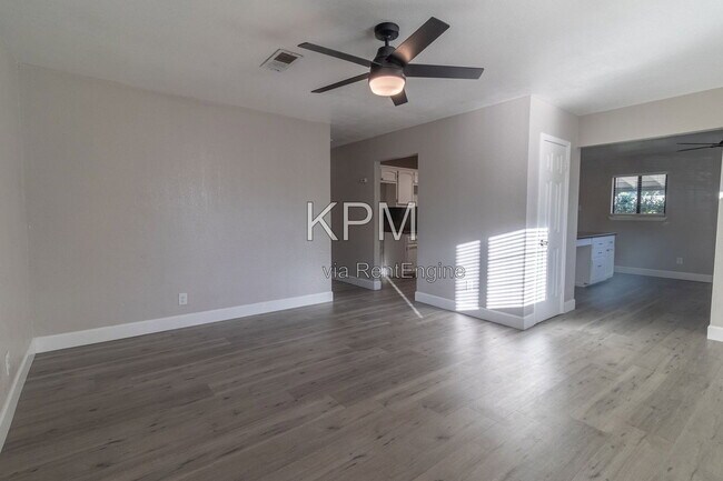 608 S Golden Gate Ave