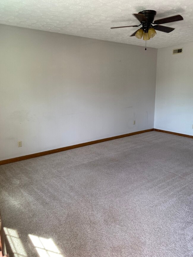 Photo - 37 W 13th St