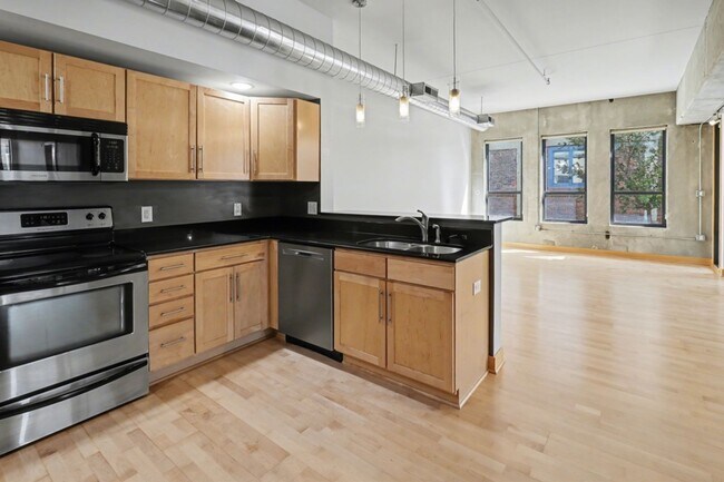 Photo - Condo - $1900 Rent - 2 bed