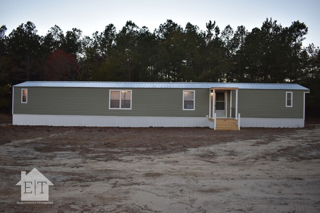 Building Photo - 46 Rolandale Ln