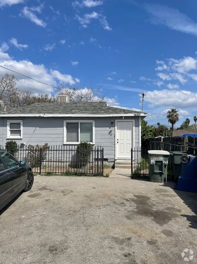 Building Photo - 1463-1463 N Lugo Ave Unit 1463 N Lugo Ave Rental