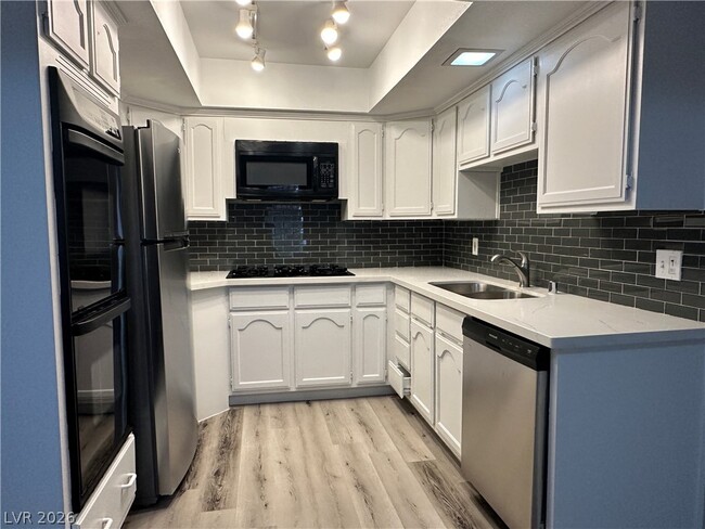 Photo - 2748 Heritage Ct