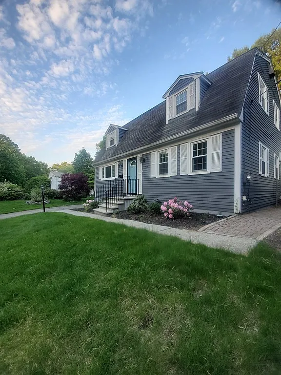Photo - 264 Sylvia St (Arlington, MA)
