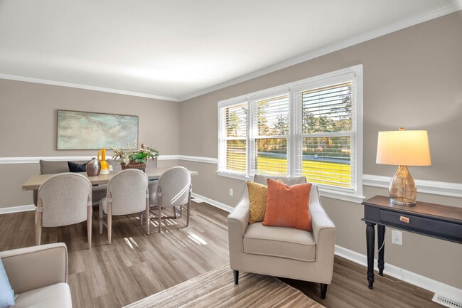 Photo - 200 Cedarwood Trail