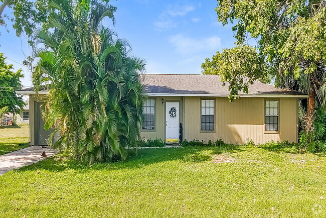 Building Photo - 122 NW 2nd Ave Rental