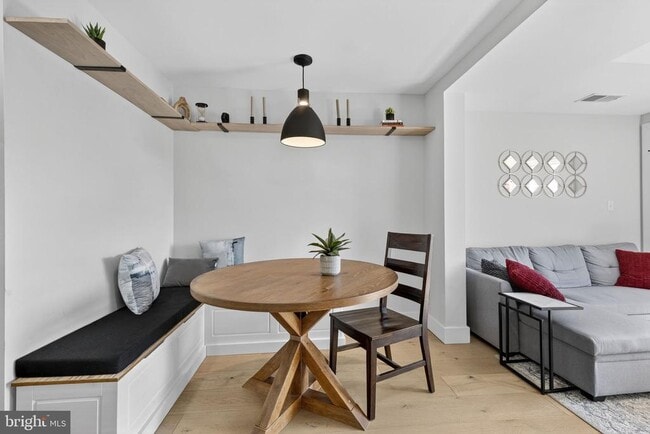 Photo - 919 12th St NE Unit 305