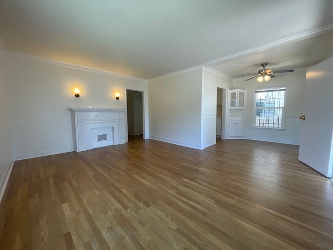 Photo - 5904 San Vicente Blvd Unit 5904