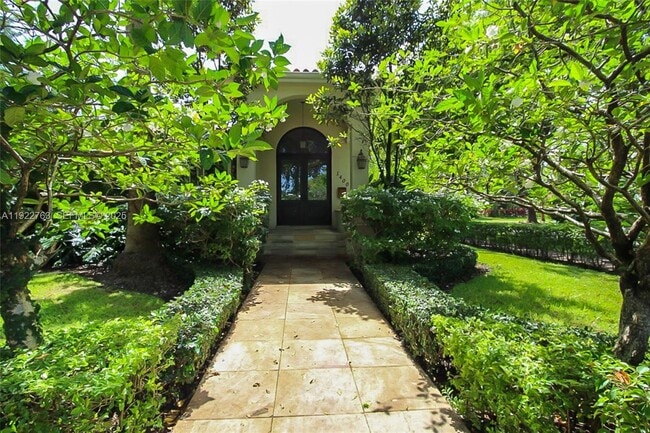 Photo - 1400 Alberca St