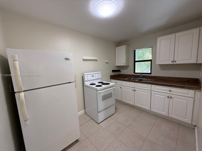 Photo - 423 53rd St Unit D