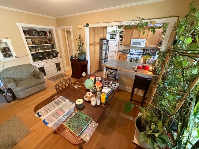 Building Photo - 1256 Spaight St Unit 1