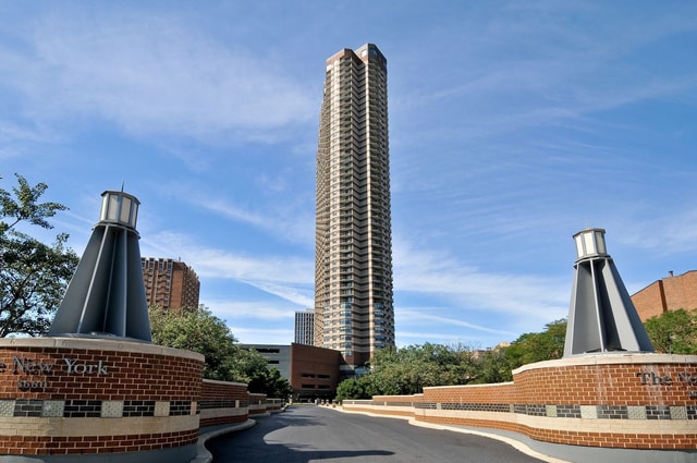 Building Photo - 3660 N Lake Shore Dr