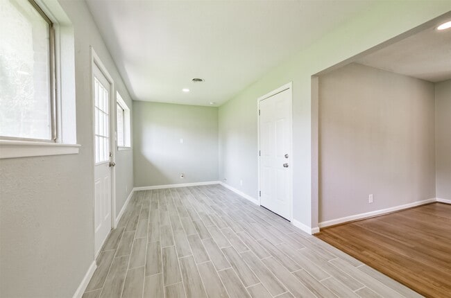 Photo - 9631 Bundy Ln