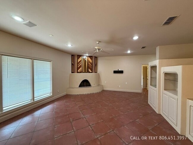 Photo - 2707 Regis St
