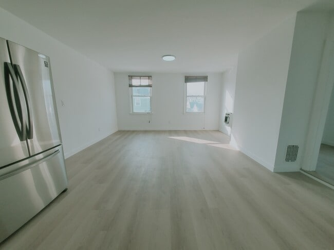 Photo - 23 Madison Pl